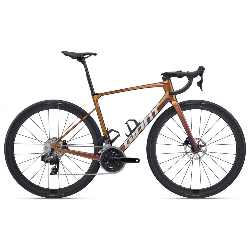 Giant Defy Advanced Pro 1　12速Di2アルテR8150 giant-defy-advanced-pro-1-2025.jpg