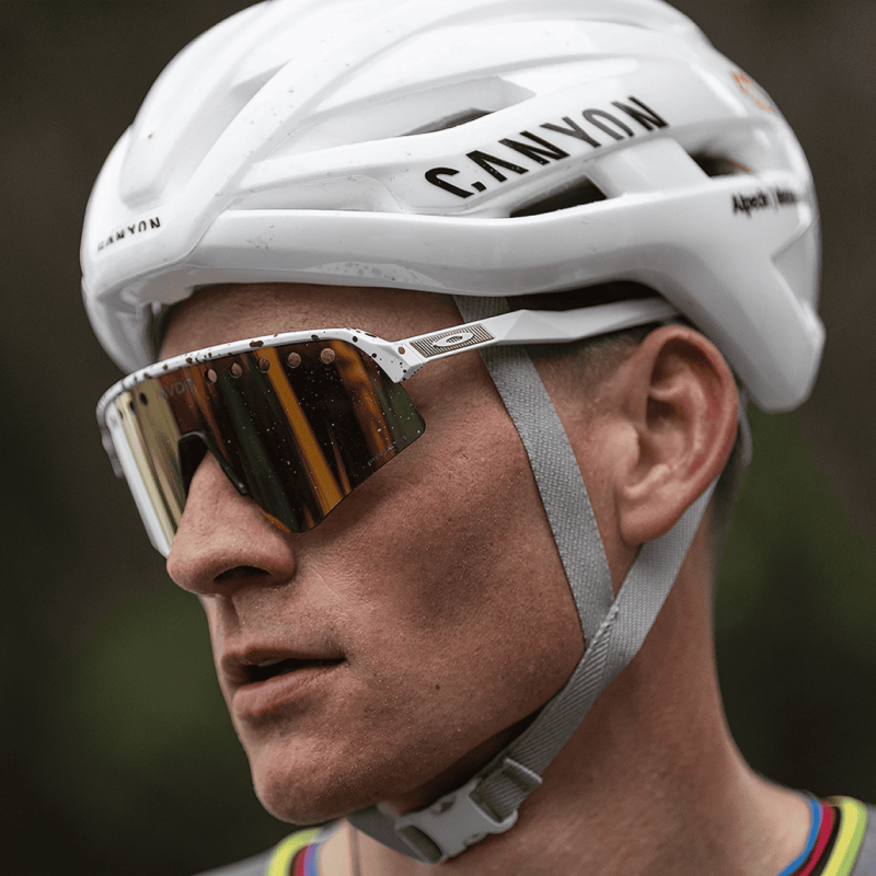 Oakley Sutro Lite Sweep Mathieu Van Der Poel Vermelho/dourado Salpicado Lente Prizm 24k Oo9465-3339