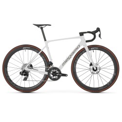 Megamo Raise 05 CW 2026 | Shimano Ultegra Di2 y Ruedas Zipp 303 S