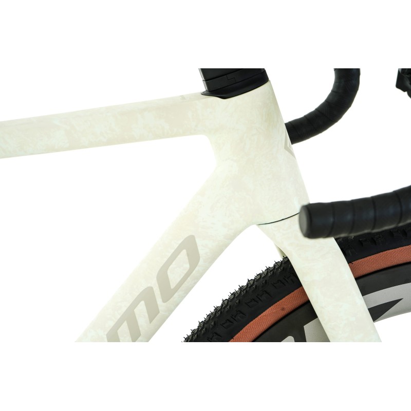 Megamo Silk 01 2026 – Gravel de competición con Sram Force XPLR AXS | Megamo