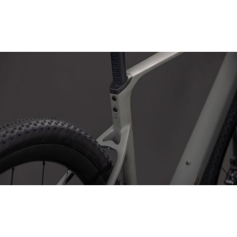 Cubo nuroad c: 62 ex 2026 | Luz, cascalho rápido com shimano grx di2