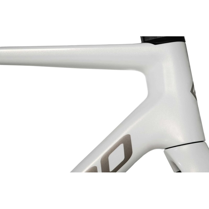 ChatGPT Plus  Megamo Raise 05 CW 2026 | Shimano Ultegra Di2 e Zipp 303