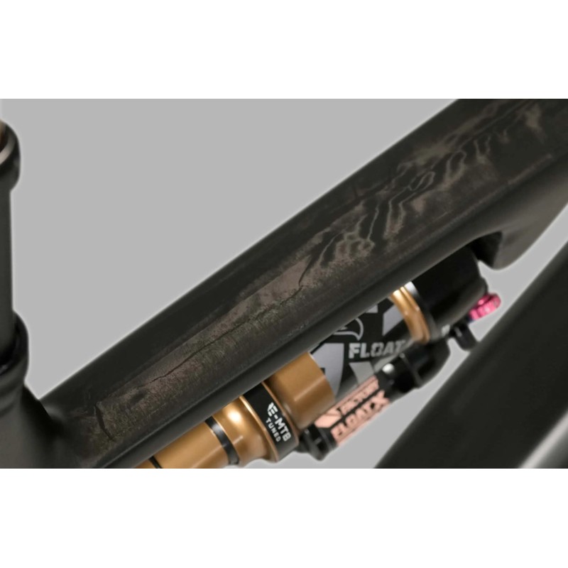 Megamo Razão CRB 07 2026 - E-MTB Enduro Carbono com DJI Avinox 800Wh