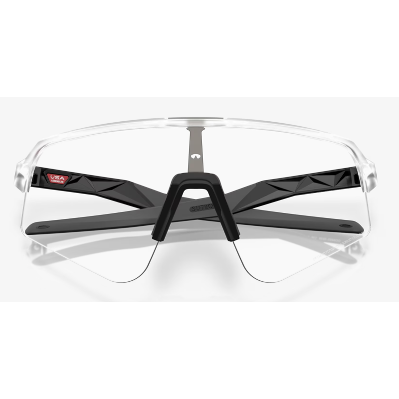 Oakley Sutro Lite Sweep Matte Clear lente fotocrômica OO9465-3939
