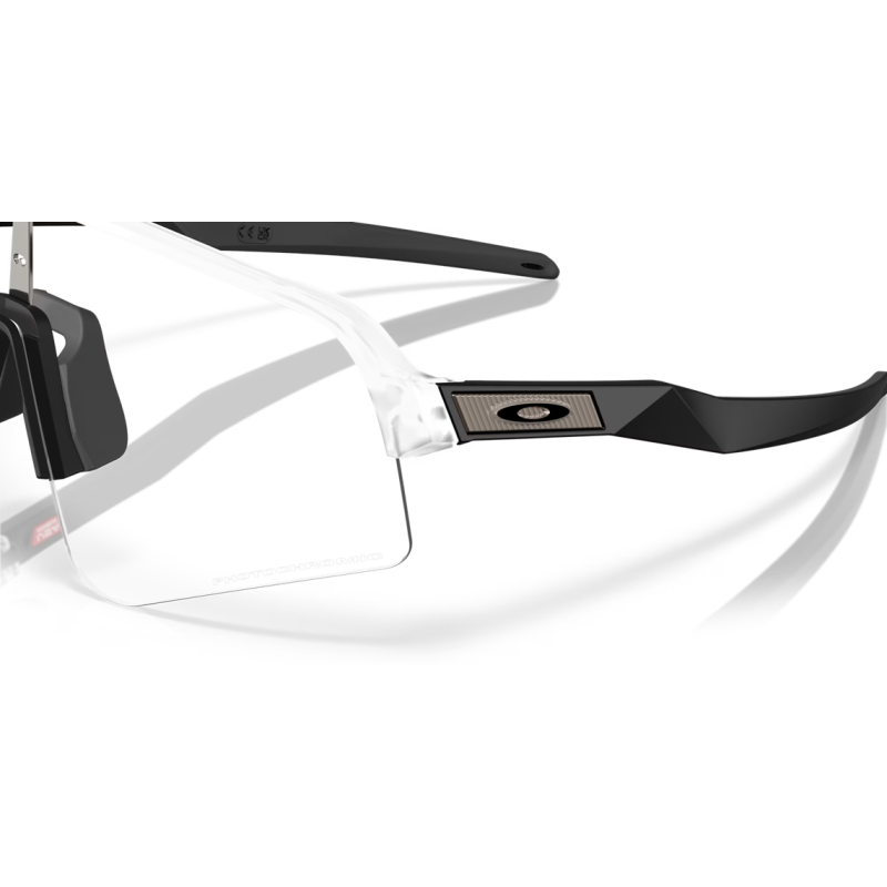 Oakley Sutro Lite Sweep Matte Clear lente fotocrômica OO9465-3939