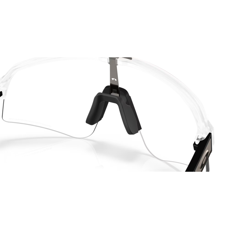 Oakley Sutro Lite Sweep Matte Clear lente fotocrômica OO9465-3939