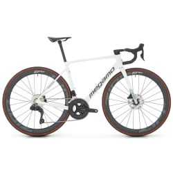 Megamo Raise 15 CW 2025 – Leveza e velocidade na estrada