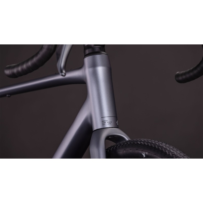 Cube Nuroad SLX 2026 | Gravel leve e rápida em carbono