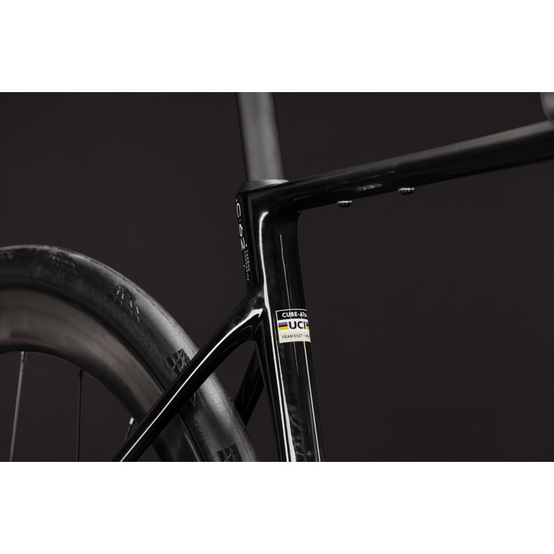 Cube Attain C:62 SLT 2027 | Ultegra Di2 e Carbono