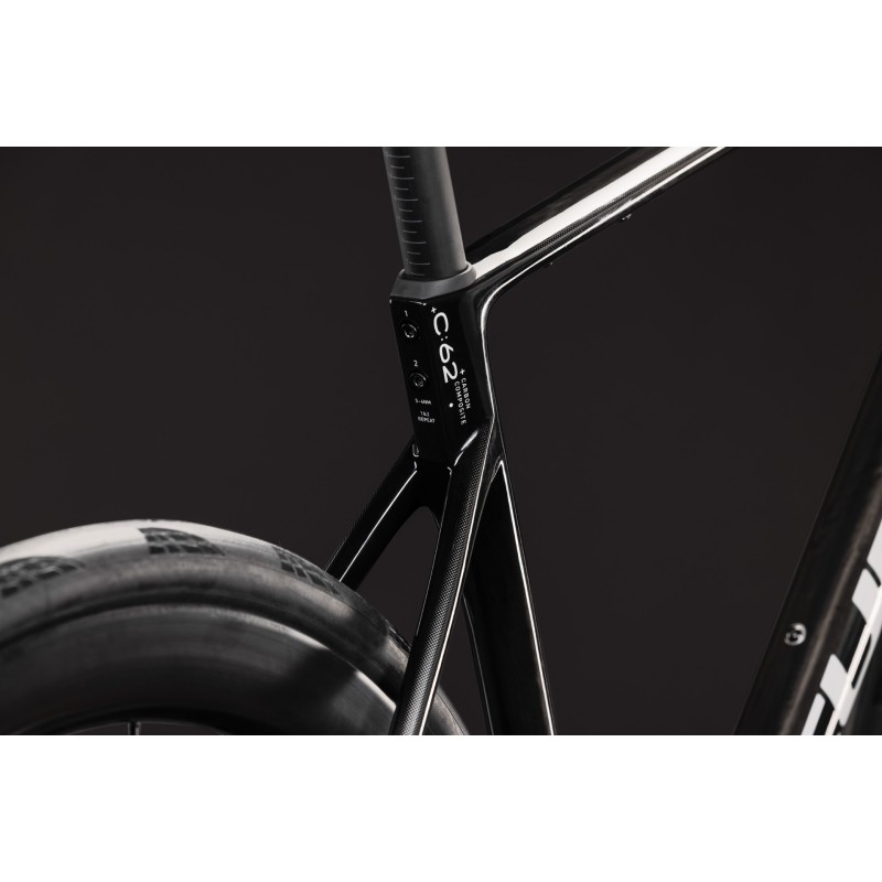 Cube Attain C:62 SLT 2027 | Ultegra Di2 e Carbono